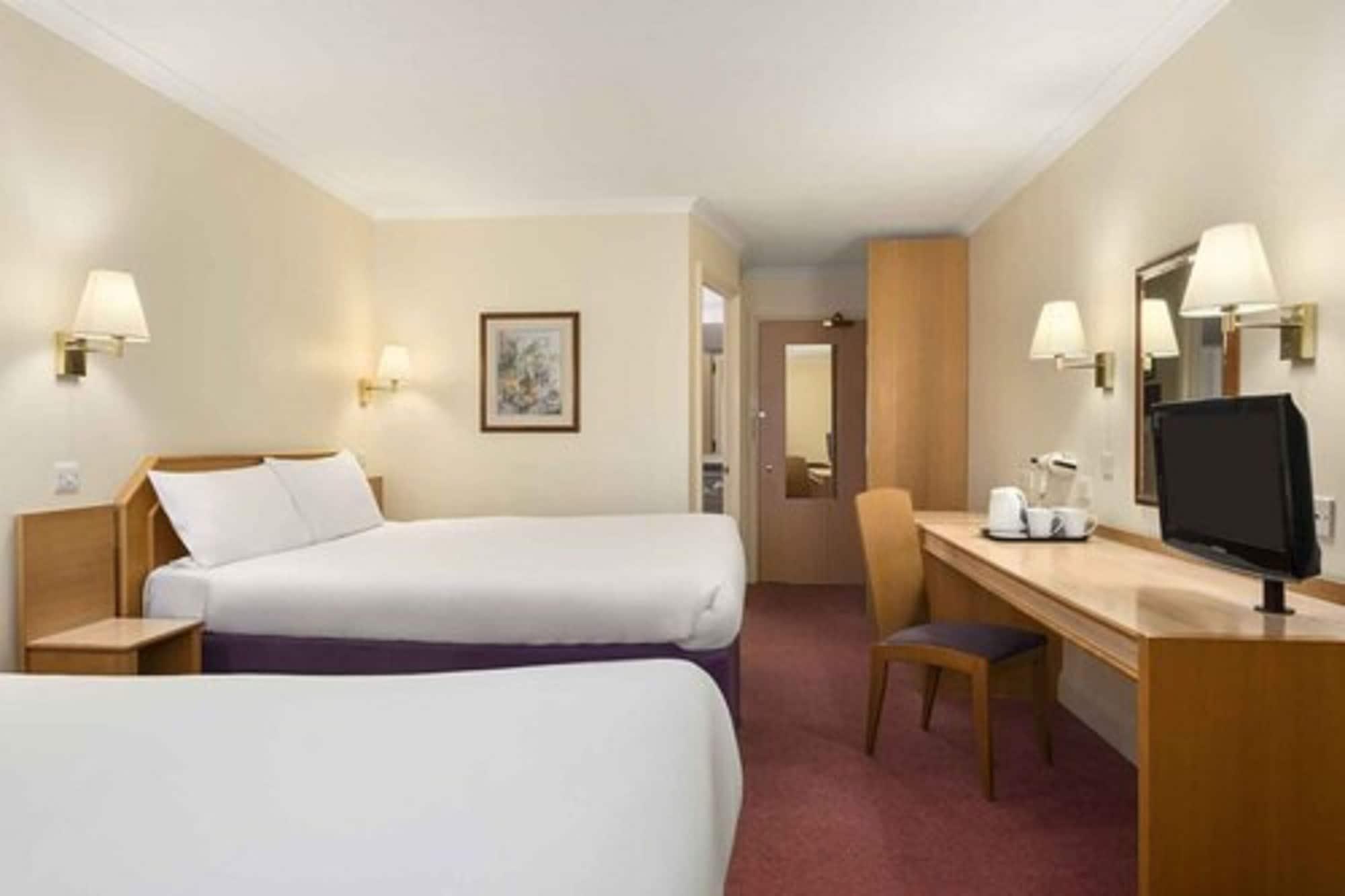 Super 8 By Wyndham Durham Hotel Ngoại thất bức ảnh