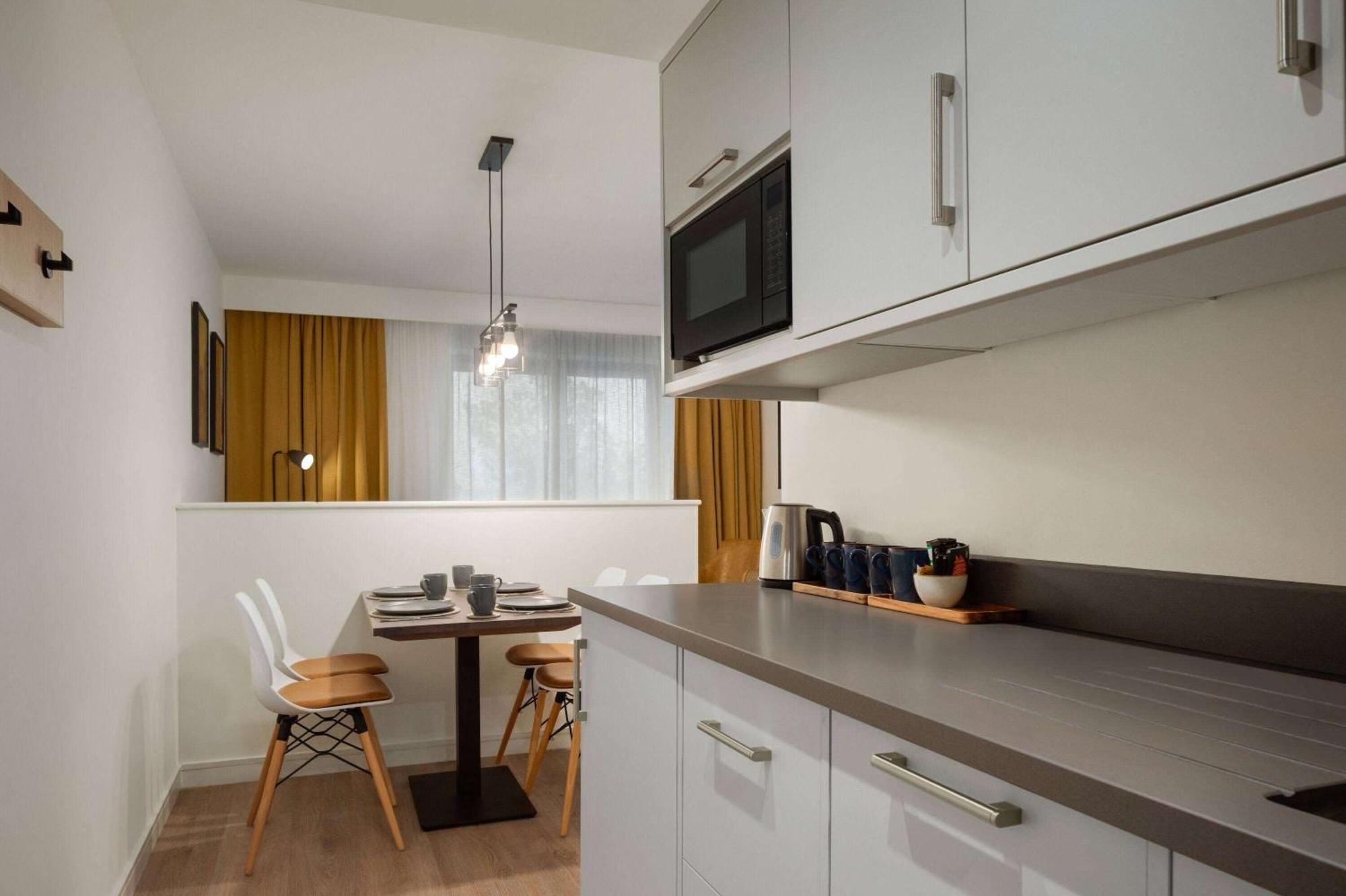 Super 8 By Wyndham Durham Hotel Ngoại thất bức ảnh
