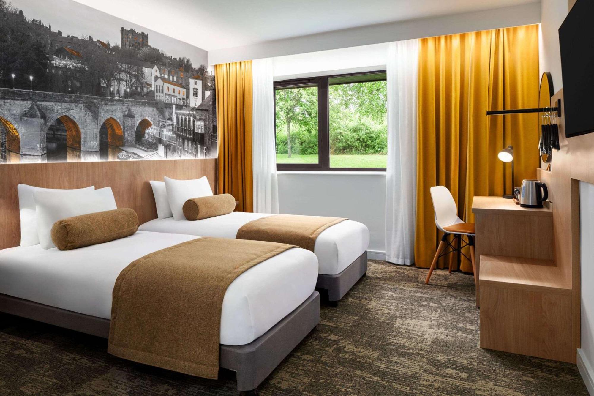 Super 8 By Wyndham Durham Hotel Ngoại thất bức ảnh
