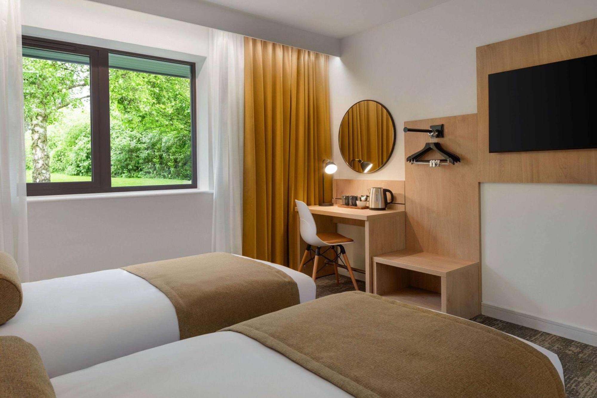 Super 8 By Wyndham Durham Hotel Ngoại thất bức ảnh